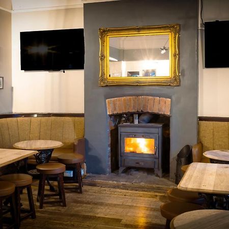 The Friendship Hotel Stocksbridge  Екстер'єр фото