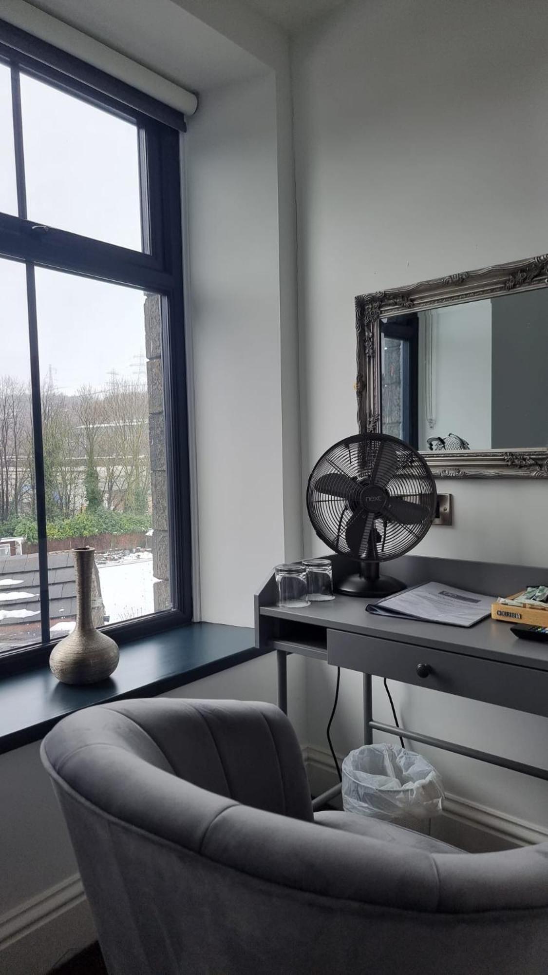 The Friendship Hotel Stocksbridge  Екстер'єр фото